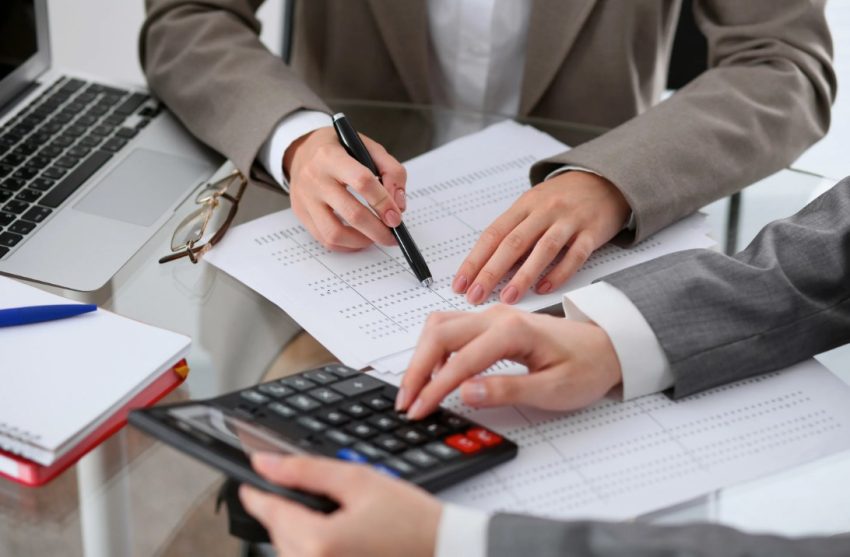 Одно окно для предпринимателя: чем удобен пакет бухгалтерских и юридических услуг